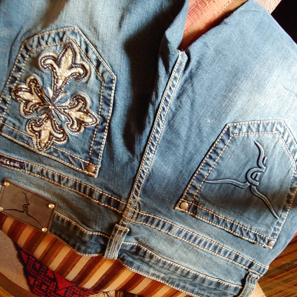 Trinty Ranch High Design Jeans - Picture 2 of 7